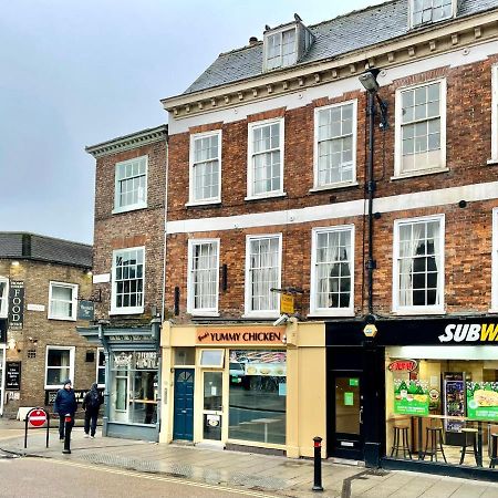 One Pavement At The Top Of The Shambles York Exterior photo