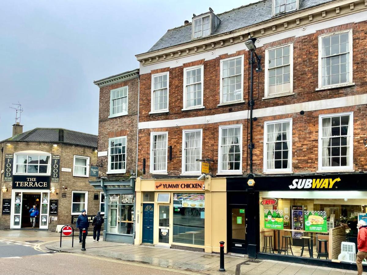 One Pavement At The Top Of The Shambles York Exterior photo